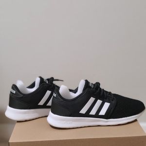Adidas Cloudfoam Size 7.5